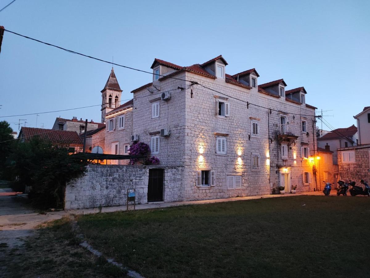 Room No3 Trogir Buitenkant foto